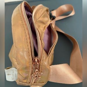 Oak and reed fanny pack